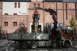 Kansainvälisen muotoilun supertähden Maarten Baasin videoinstallaatio juhlistaa Malvan 3-vuotista taivalta 